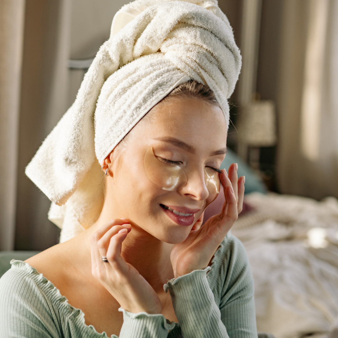 A Comprehensive Guide to Caring for the Delicate Skin Around Your Eyes โ Hark & Zander